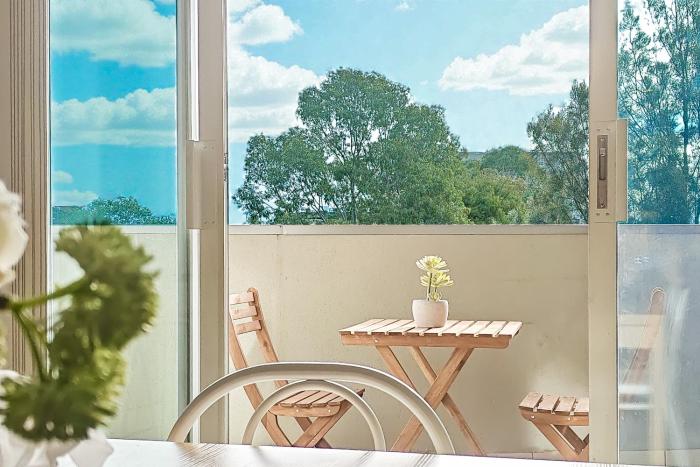 12B ABNB-Style Street View 2BR With Free Parking In Burwood