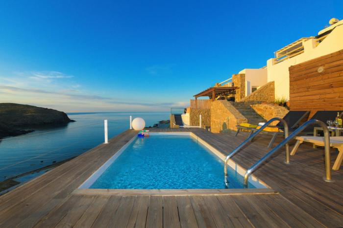 Villa Merhia Seaview - Private Pool & Hot Tub
