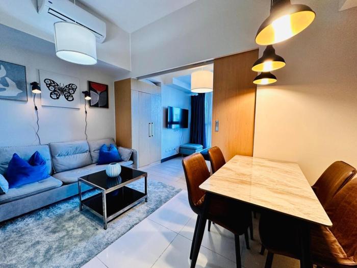 Cool Chic 1BR Uptown Parksuites Pay Parking T1 33K