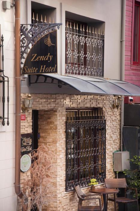 Zendy Suite Hotel