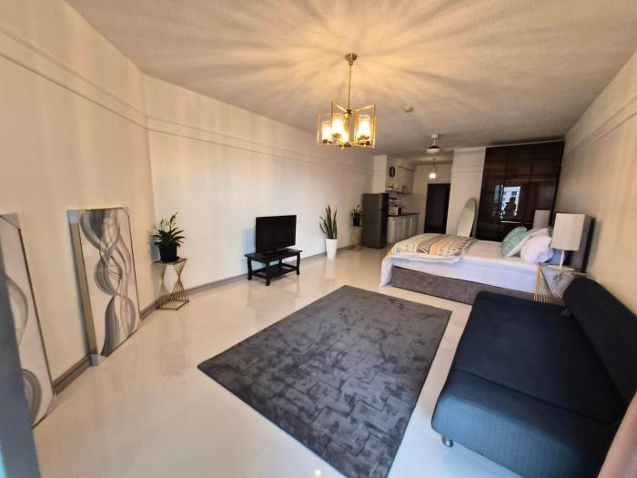 Markland Condominium Beach front Pattaya