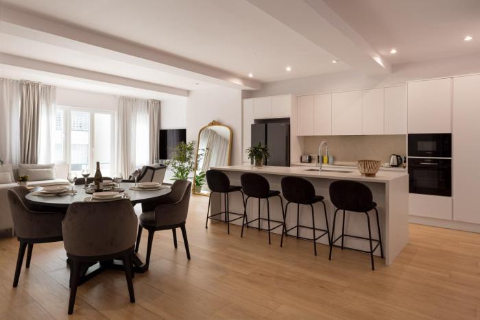 Luxury 4-Bedroom Residence in Prime Lisbon