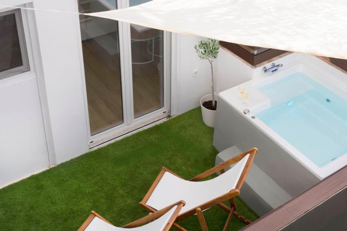 The Boho Suite - Private Jacuzzi & Acropolis View