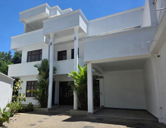 Villa at 37