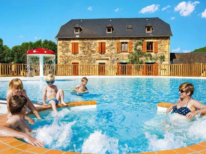 Camping les Rives dOlt et dAubrac