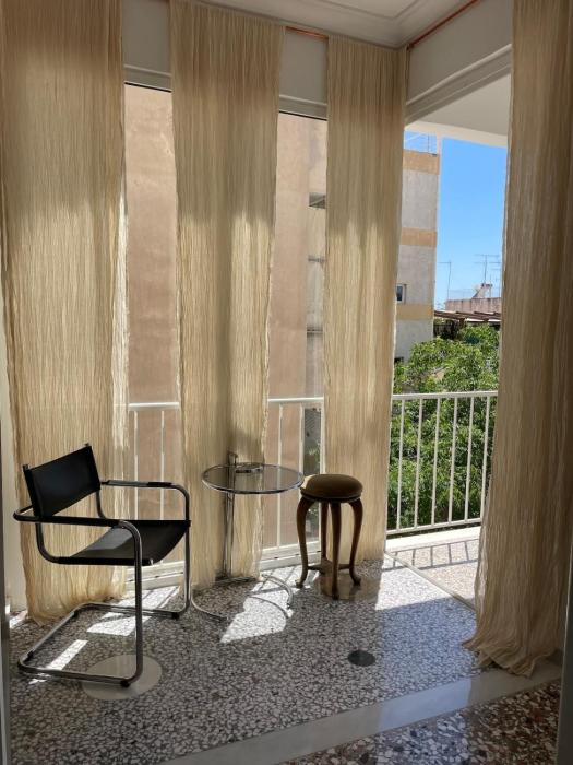 Boutique Sunny 2BR Design Apartment with Cycladic Tub and Terrace