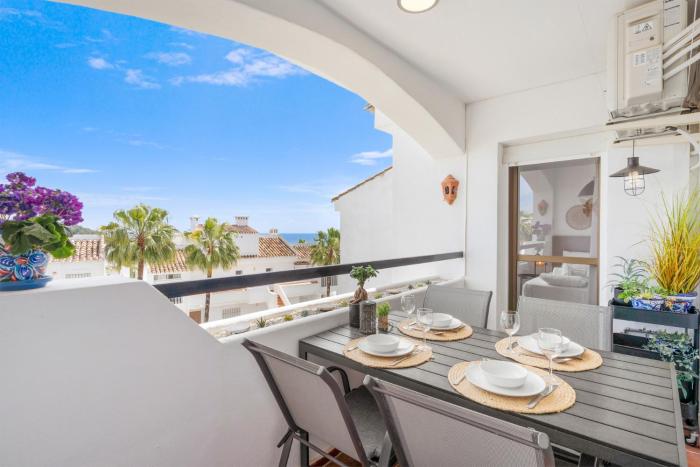 Riviera apt with pool by Costarentals - Ref 82