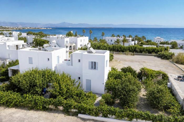 Flora & Agelos Studios - Paros