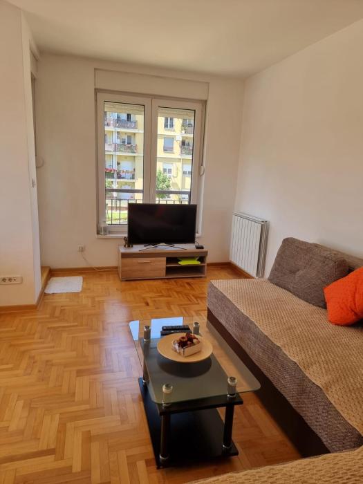 Vels Suite - Cozy Oasis & Free Parking