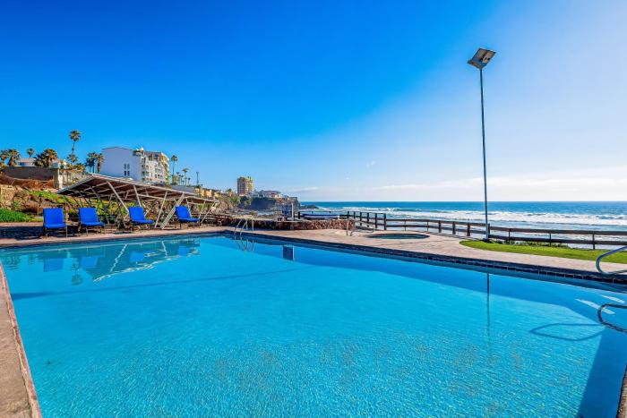 Dog-friendly Villa with Heated Pool, Hot Tub, Streaming, Partial Ocean Views