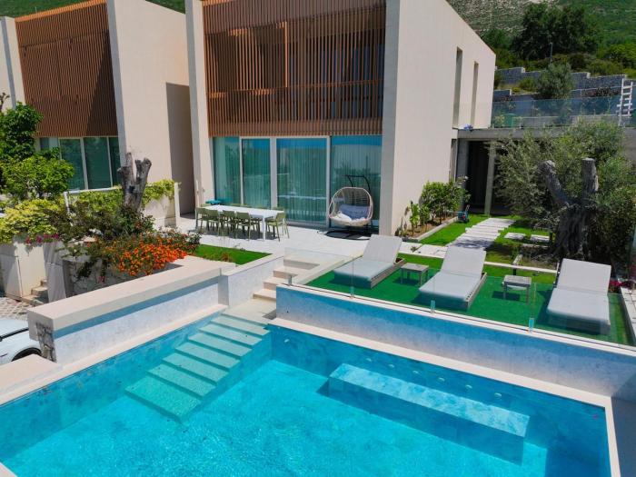 Olivia apartment with private pool in Green Coast