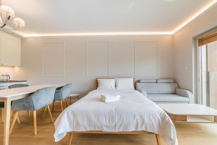 Warta River Chic Studio by BookingHost