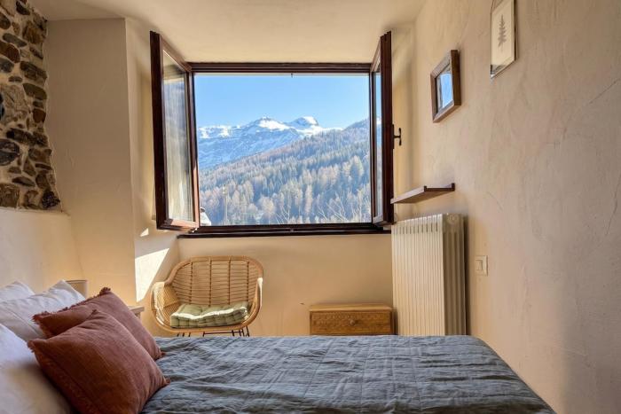 Casa Sasso Rosso - Modern Luxury Meets Italian Heritage