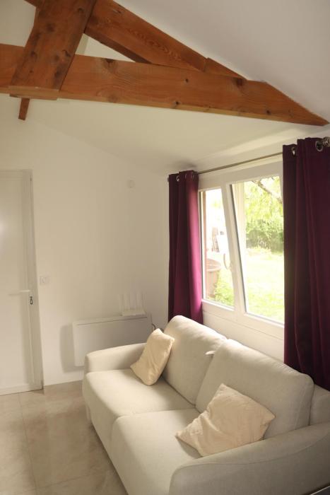 Studio cosy avec vue jardin et cadre paisible