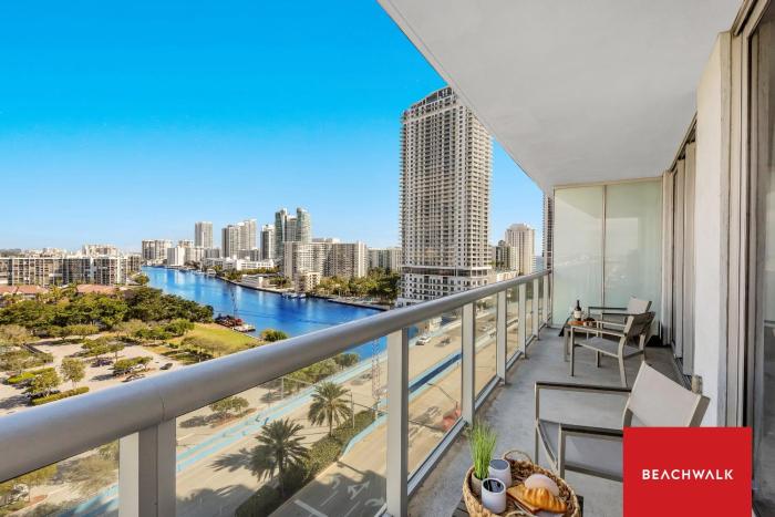 Panoramic Marina View 2BR
