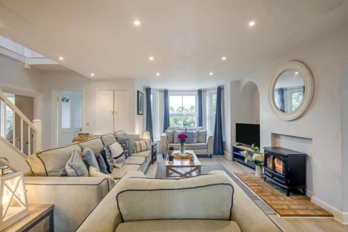 6 Bed in Bacton oc-2316