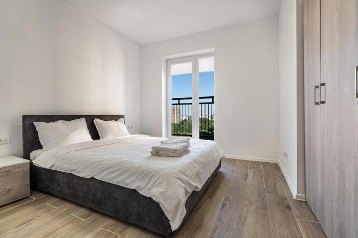 Downtown Apartment w Jacuzzi&Terrace Parkview v4