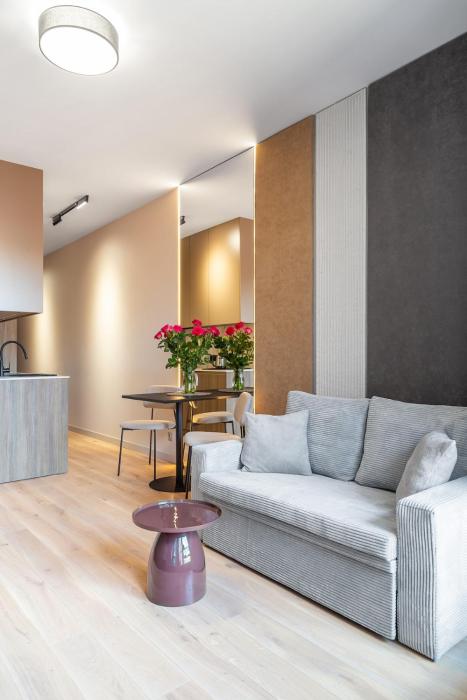 Modern Studio with Balcony 10 Min Walk Main Station
