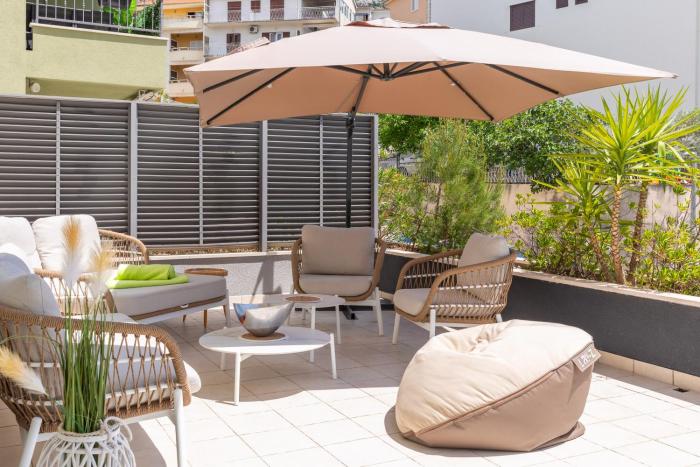 Loré Apartment with large Terrace