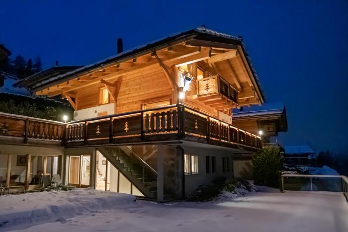 Chalet Buffalo 16P by Jolidi