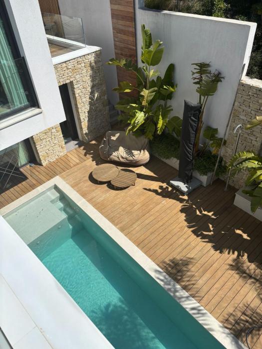 Carry Luxury Retreat Sea & Port View Room