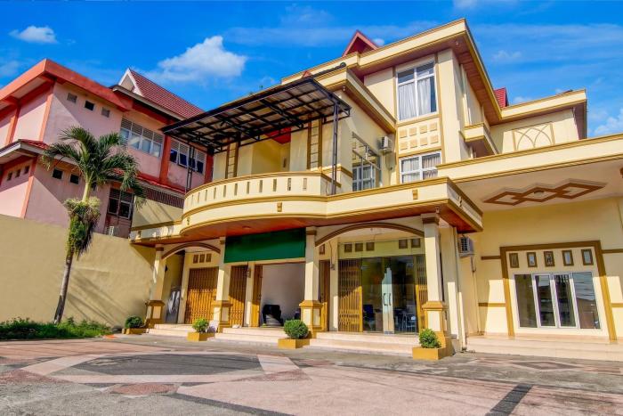 Collection O near Living World Pekanbaru formerly UIN Suska