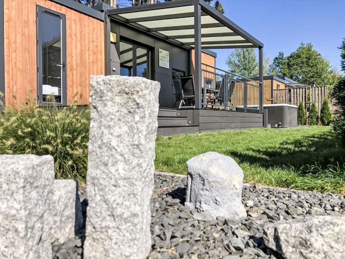 Holiday Home in Wackersdorf mit Whirlpool- Terrasse und Grill by Interhome