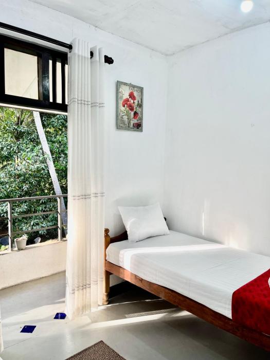 Tranquil Jungle Retreat - 24 min to Beach