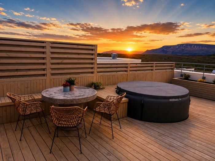 Luxury Penthouse with Hot Tub Perfect Eclipse View