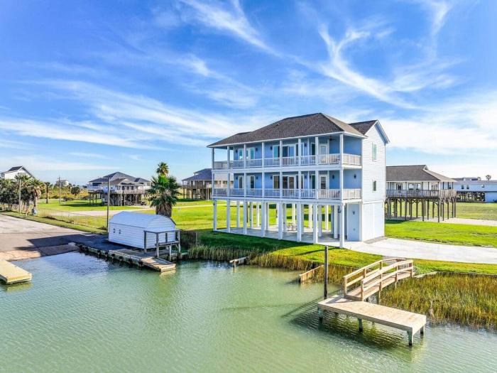 Treasure Island Beach Getaway-Ocean & Island Vibes