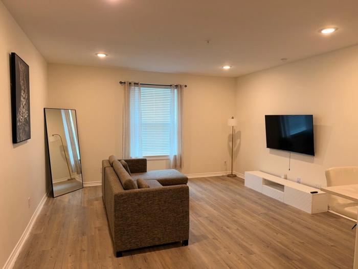 Luxury 1BR Haven with Modern Finishes