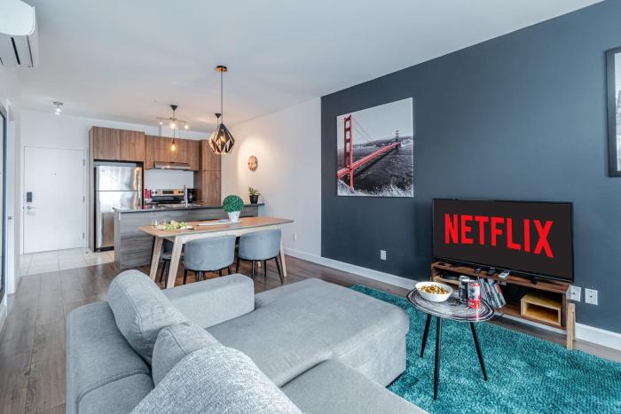 Loft Smart TV kitchen Gym 98 Walkscore