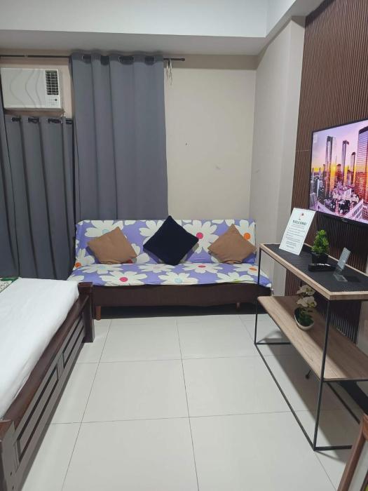 E&J Condotel