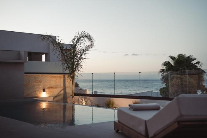 Orien, Seaside Luxury Villa