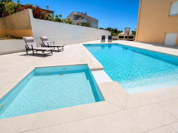 Pool Apartment Sol