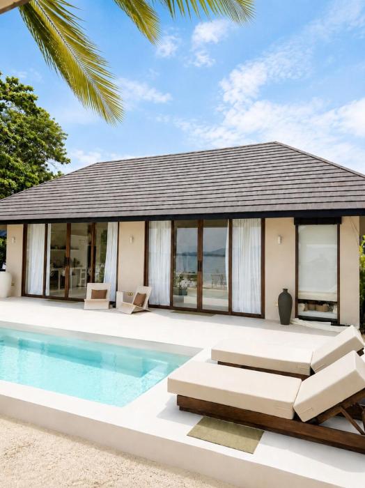 Luxury Beachfront Villa with Pool