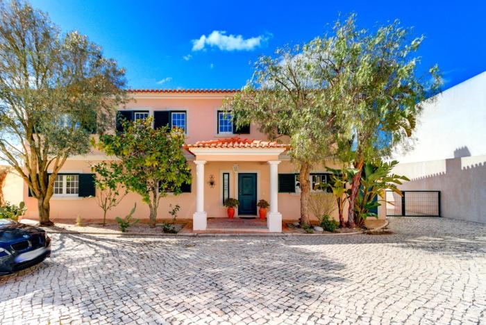 Luxury Coastal Villa with Heated Pool Basketball Court & Ocean Views near Lisbon