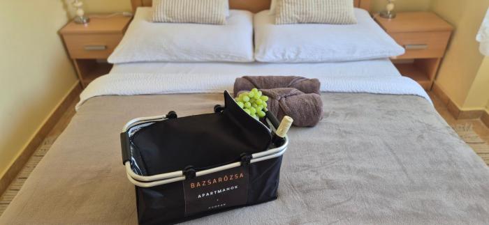 Bazsarózsa Apartmanok Csopak