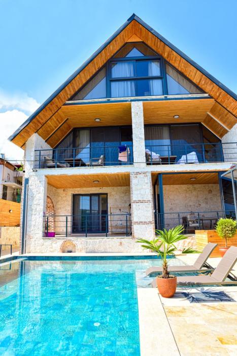 Duplex villa with pool and jacuzzi