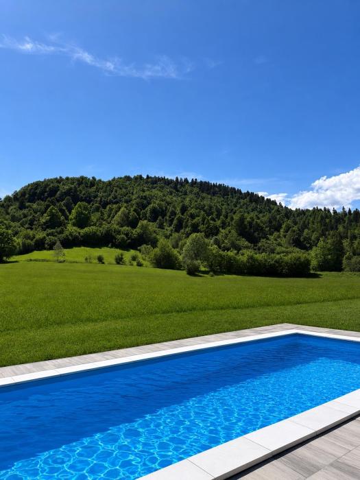 Black Cabin Lokve