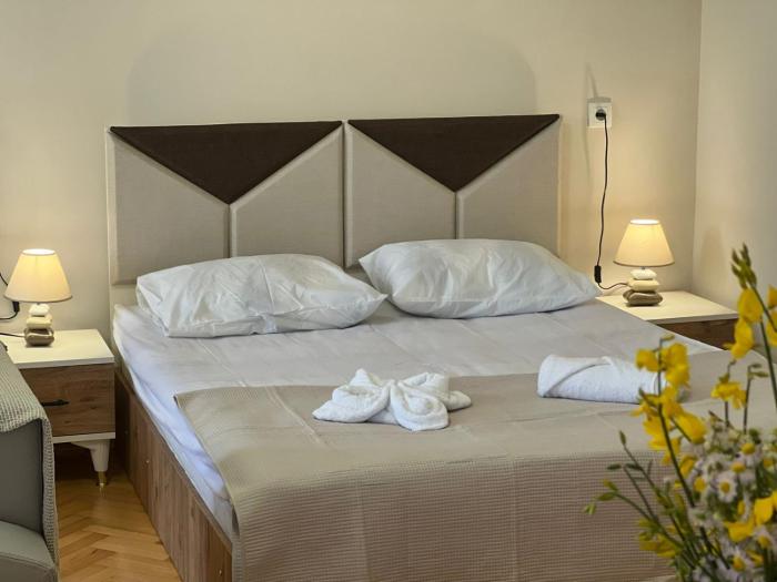 MI-Ni Hotel
