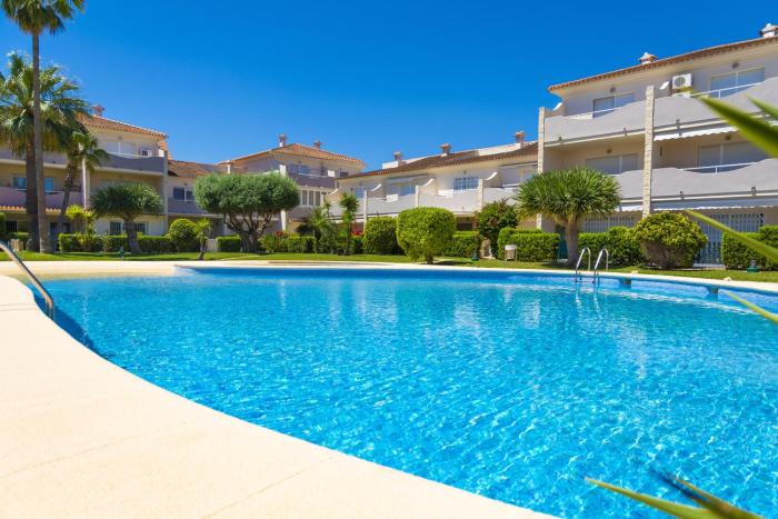 Beach Apartment - Pool - 6px - AC