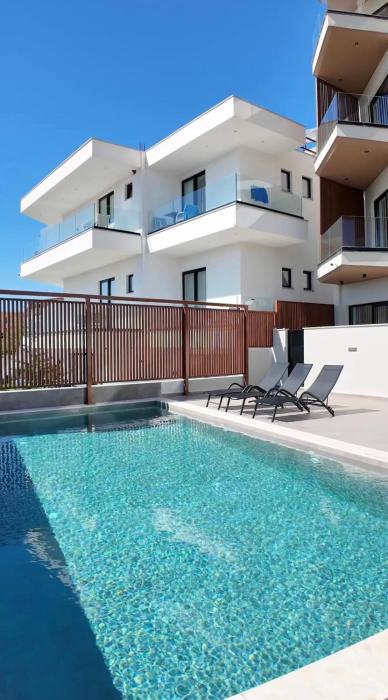 White Luxury Apartment with Private Pool
