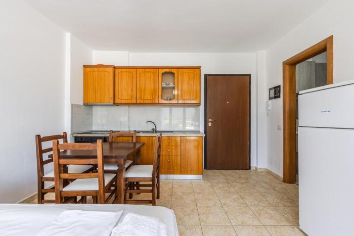 Orikum Beachside Retreat Apartment 3 by PikHost