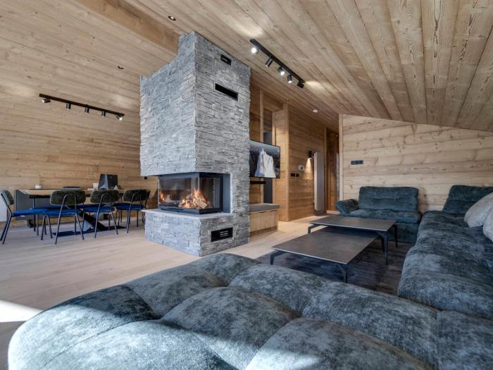 Duplex haut de gamme près du centre de Val dIsère, 4 chambres, parking - FR-1-567-142