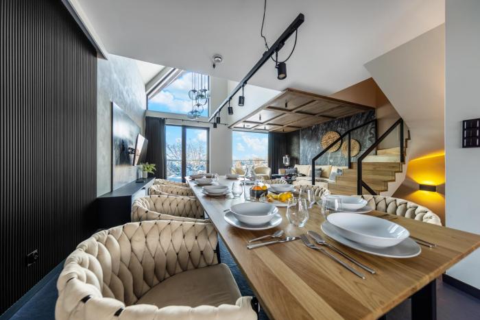 Crystal Pine Luxury Villas with Jacuzzi & Sauna by BQQK
