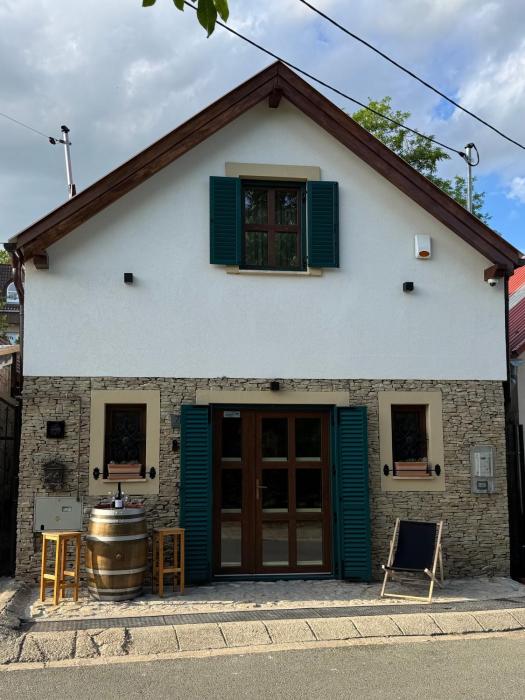 Anna Casa Del Vino