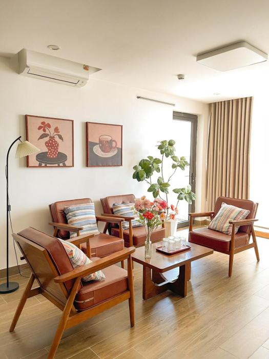 3-bedroom apartment with a sunrise view, made of natural materials