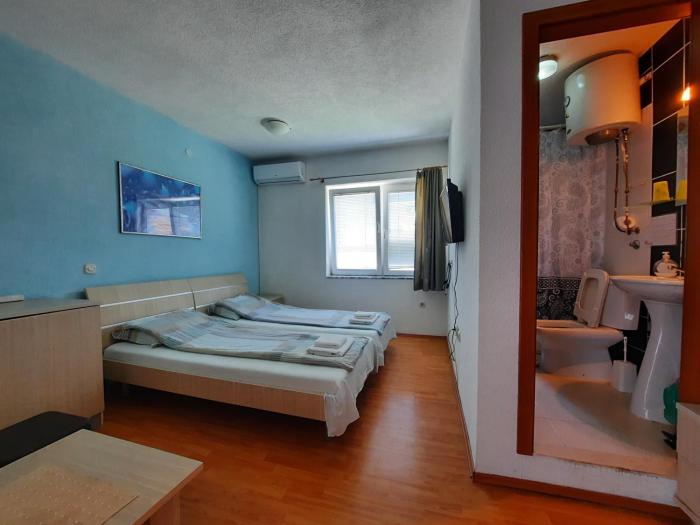 Luccia Apartments-Guesthouse Laguna