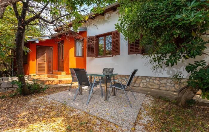 Beautiful Home In Sv Filip I Jakov With Wifi